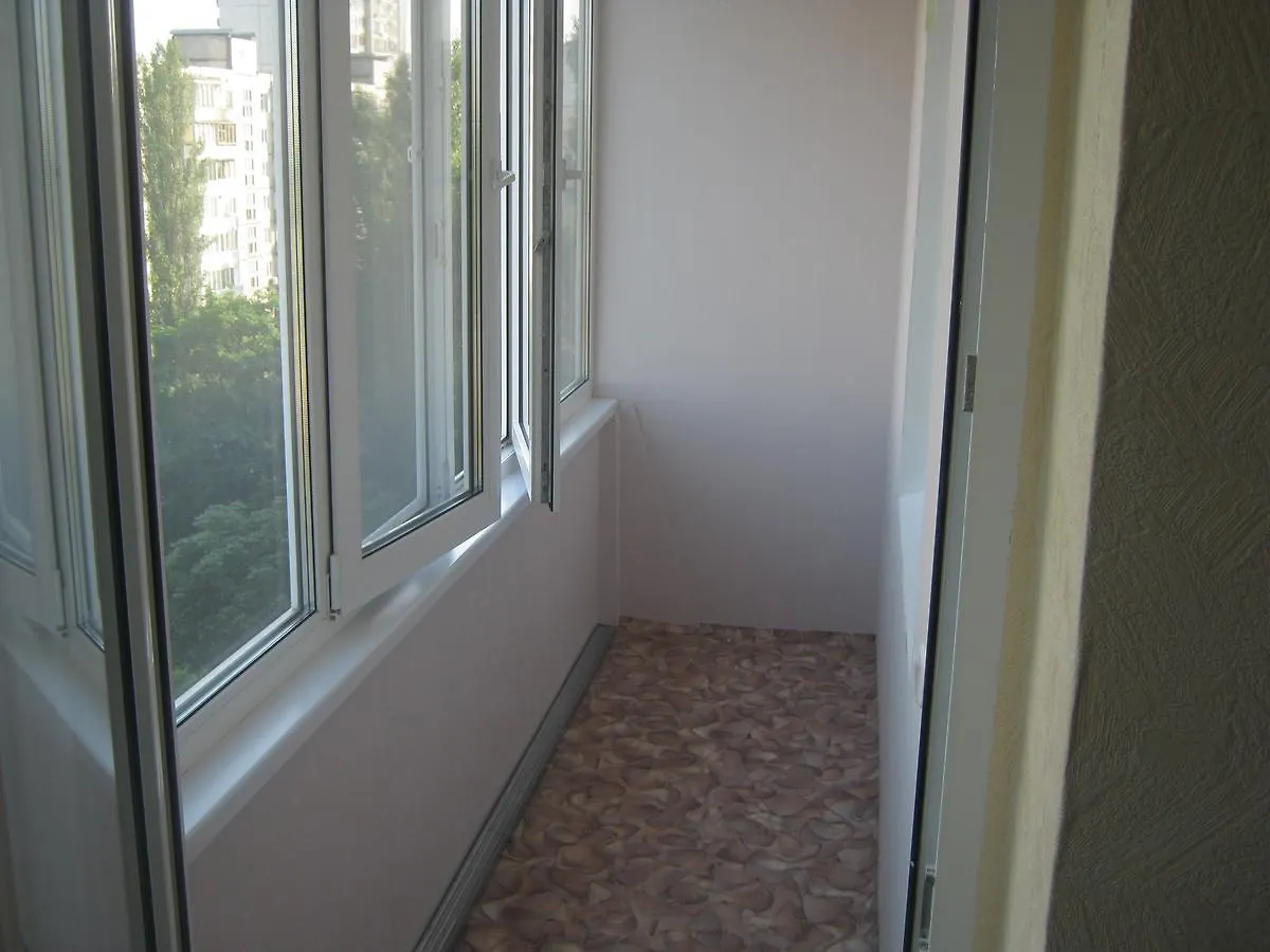 Apartment On Livoberezna Metro Station Kijev